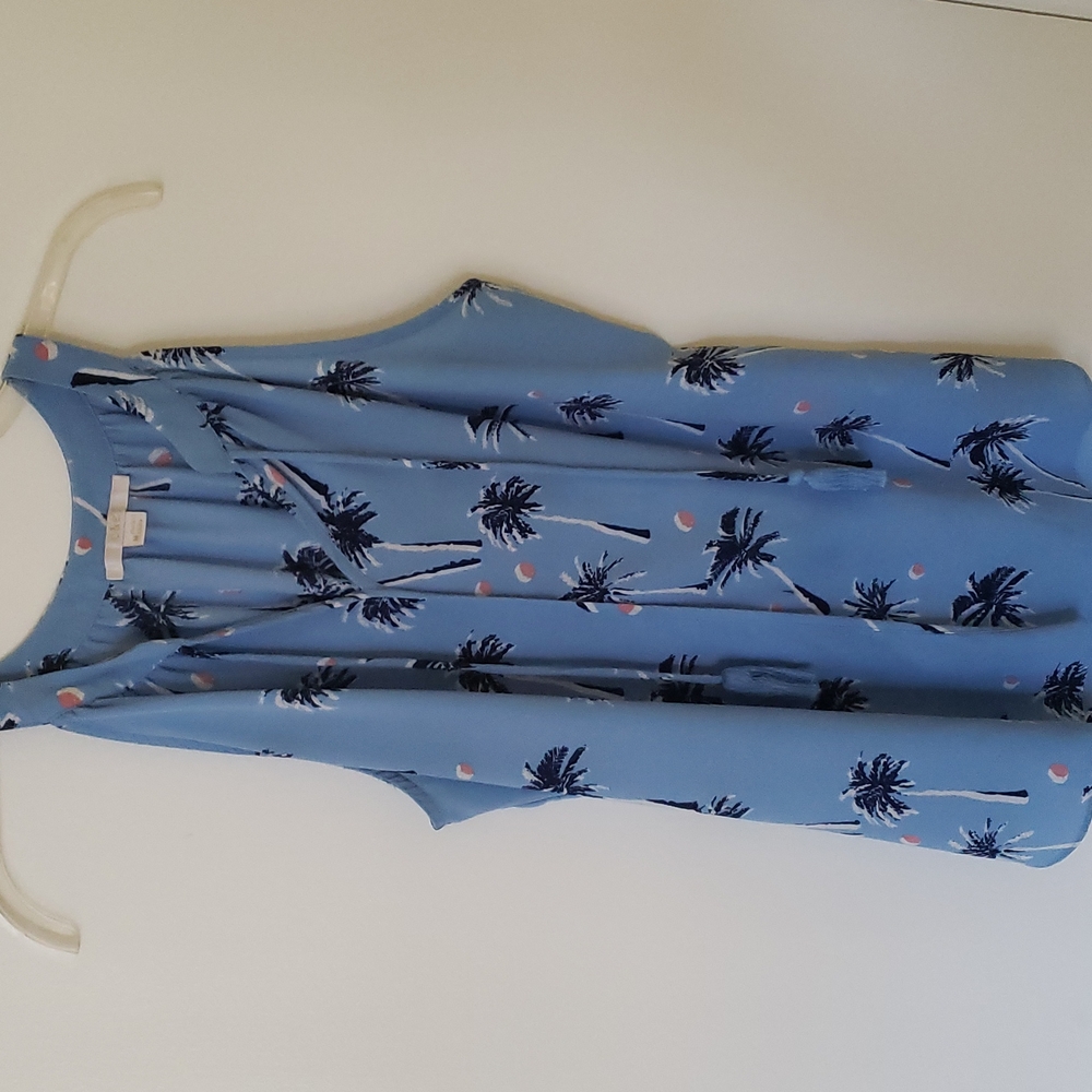 Cut uout shoulder top.